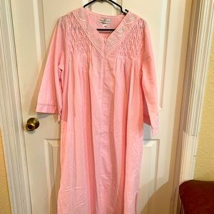 Pink Seersucker Long Ladies Zip Robe